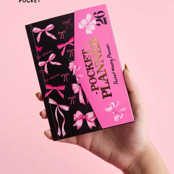 Pink Bows 2026 Year Gift Box - Picture 3 of 11